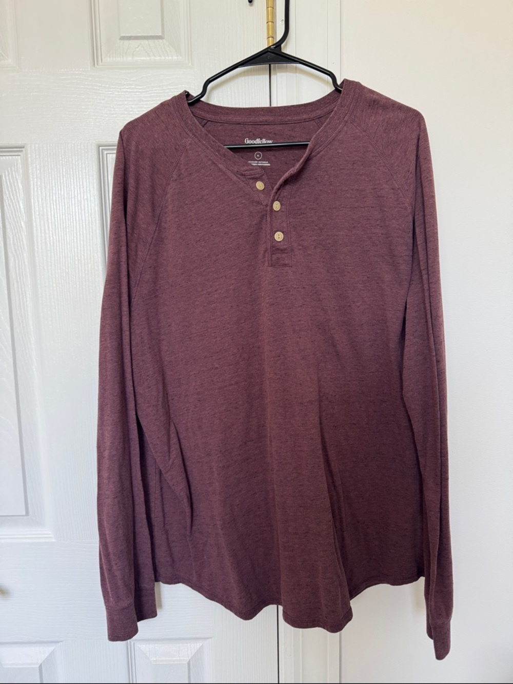 GOODFELLOW & CO LONG SLEEVE HENLEY SHIRT